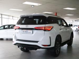 Toyota Fortuner 2.4GD-6 auto - Image 6