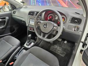 Volkswagen Polo Vivo hatch 1.6 Comfortline auto - Image 3