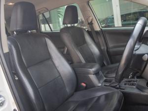 Toyota RAV4 2.0 GX auto - Image 14