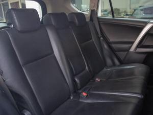 Toyota RAV4 2.0 GX auto - Image 15
