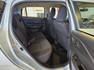 Suzuki Swift 1.2 GLX manual - Image 7
