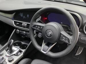 Alfa Romeo Giulia 2.0T Veloce - Image 7