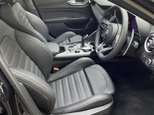 Alfa Romeo Giulia 2.0T Veloce - Image 8