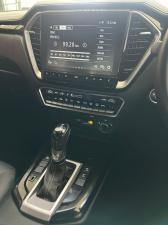 Isuzu D-Max 3.0TD double cab V-Cross 4x4 - Image 16