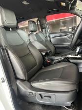 Isuzu D-Max 3.0TD double cab V-Cross 4x4 - Image 9