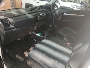 Toyota Hilux 2.4GD S (aircon) - Image 7