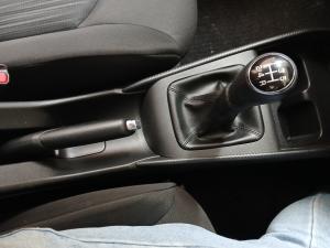Toyota Starlet 1.5 Xi - Image 9