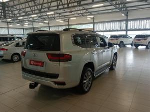 Toyota Land Cruiser 300 3.3D ZX - Image 2