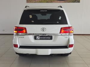 Toyota Land Cruiser 200 4.5D-4D V8 VX-R - Image 5