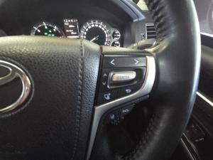 Toyota Land Cruiser 200 4.5D-4D V8 VX-R - Image 10