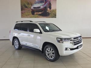 Toyota Land Cruiser 200 4.5D-4D V8 VX-R - Image 1