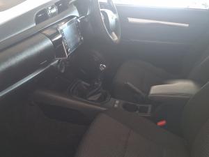 Toyota Hilux 2.4GD-6 single cab Raider manual - Image 7