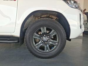 Toyota Hilux 2.4GD-6 single cab Raider manual - Image 12