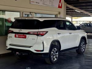 Toyota Fortuner 2.8GD-6 4x4 VX - Image 2