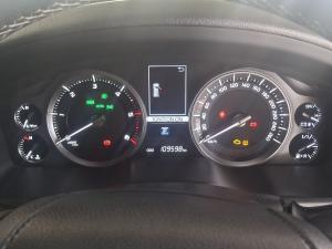Toyota Land Cruiser 200 4.5D-4D V8 VX-R - Image 8