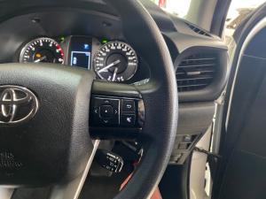 Toyota Hilux 2.4 GD-6 Raider 4X4 automaticD/C - Image 10