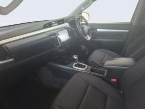 Toyota Hilux 2.8 GD-6 Raider 4X4 automaticD/C - Image 7