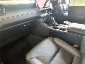 Toyota Land Cruiser Prado 2.8GD VX-R - Image 9