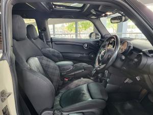 MINI Hatch Cooper Hatch 3-door auto - Image 13