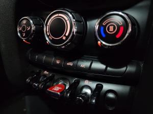 MINI Hatch Cooper Hatch 3-door auto - Image 15