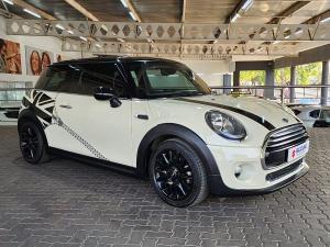 MINI Hatch Cooper Hatch 3-door auto - Image 1