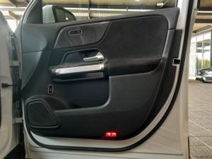 Mercedes-Benz GLB GLB220d 4Matic Progressive - Image 9