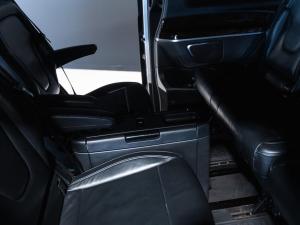 Mercedes-Benz V-Class V250d AMG Line - Image 18