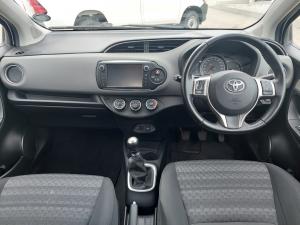 Toyota Yaris 1.3 - Image 6