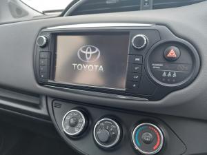 Toyota Yaris 1.3 - Image 11