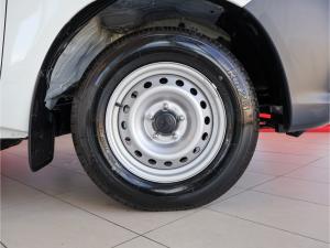 Toyota Hilux 2.0 single cab S (aircon) - Image 12