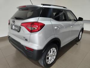Mahindra XUV300 1.5TD W6 - Image 2