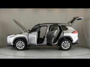 Toyota Corolla Cross 1.8 Hybrid XS - Image 11