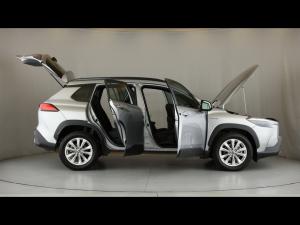 Toyota Corolla Cross 1.8 Hybrid XS - Image 15