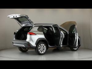 Toyota Corolla Cross 1.8 Hybrid XS - Image 16