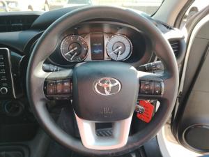Toyota Hilux 2.4GD-6 double cab 4x4 Raider manual - Image 8