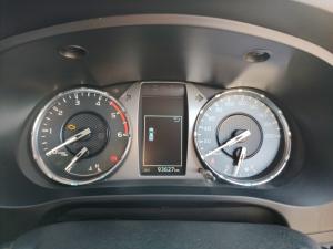 Toyota Hilux 2.4GD-6 double cab 4x4 Raider manual - Image 11
