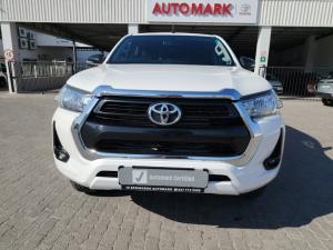 Toyota Hilux 2.4GD-6 double cab 4x4 Raider manual - Image 4
