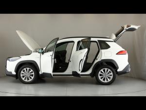 Toyota Corolla Cross 1.8 Hybrid XS - Image 11