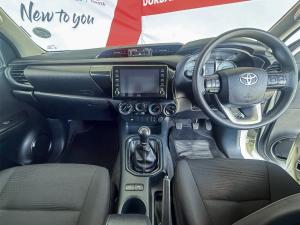 Toyota Hilux 2.4GD-6 single cab 4x4 Raider manual - Image 6