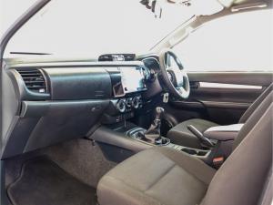 Toyota Hilux 2.4GD-6 single cab 4x4 Raider manual - Image 7