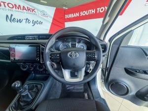 Toyota Hilux 2.4GD-6 single cab 4x4 Raider manual - Image 8