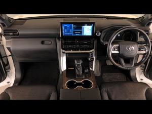 Toyota Land Cruiser 300 3.3D ZX - Image 6