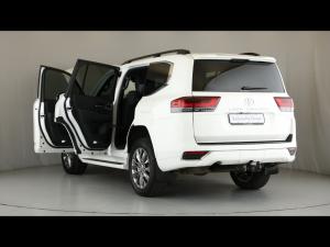 Toyota Land Cruiser 300 3.3D ZX - Image 10