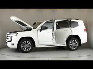 Toyota Land Cruiser 300 3.3D ZX - Image 12