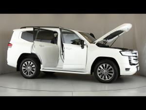 Toyota Land Cruiser 300 3.3D ZX - Image 15