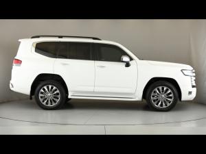 Toyota Land Cruiser 300 3.3D ZX - Image 3