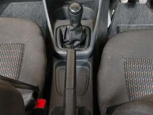 Volkswagen Polo Vivo 1.4 Trendline - Image 12