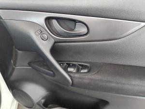 Nissan Qashqai 1.2T Visia - Image 18