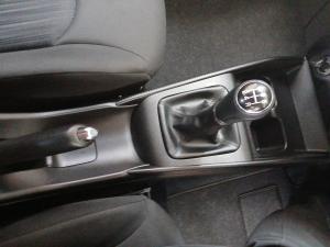Toyota Starlet 1.5 Xi - Image 9