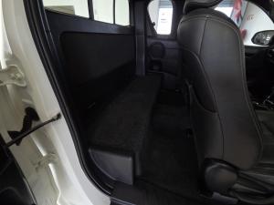 Toyota Hilux 2.8GD-6 Xtra cab 4x4 Legend 50 auto - Image 18